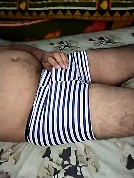 Snapshot of rana9639_1 chatting on 11/28/25, 04:59 rana9639 1 online show from 11/28/25, 04:59