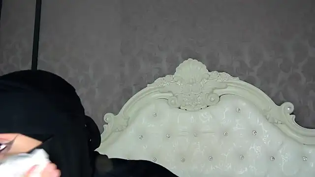 Snapshot of Hajar_Kar chatting on 10/09/25, 07:50 Hajar Kar online show from 10/09/25, 07:50