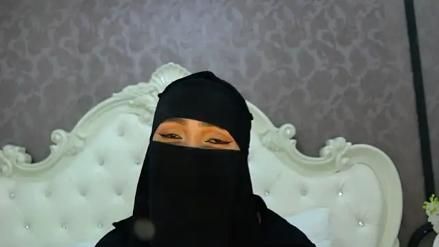 Snapshot of Hajar_Kar chatting on 10/13/25, 07:41 Hajar Kar online show from 10/13/25, 07:41