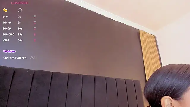 sweetsofia18 online show from 12/14/25, 08:02