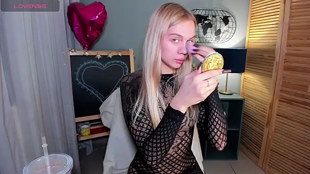 Snapshot of Aria69Stars chatting on 09/21/25, 08:49 Aria69Stars online show from 09/21/25, 08:49