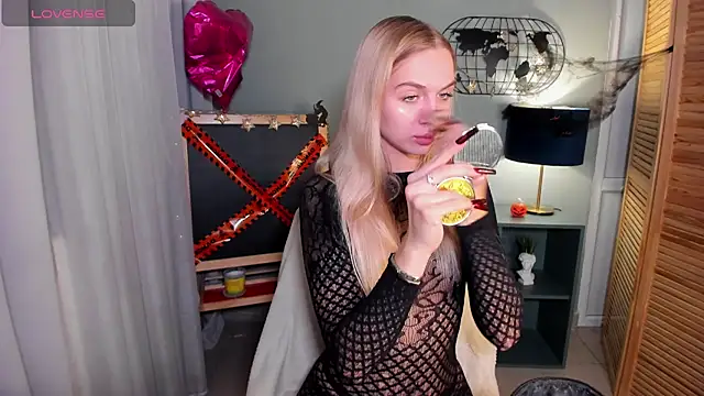 Snapshot of Aria69Stars chatting on 10/26/25, 03:51 Aria69Stars online show from 10/26/25, 03:51