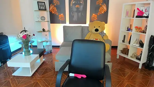 Snapshot of saralife chatting on 02/06/26, 10:29 saralife online show from 02/06/26, 10:29