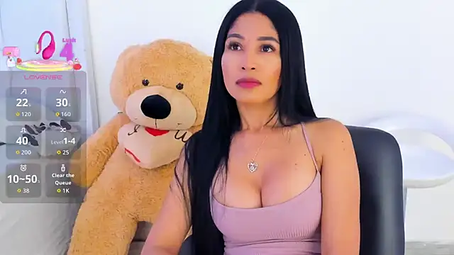 Snapshot of saralife chatting on 04/07/26, 11:10 saralife online show from 04/07/26, 11:10