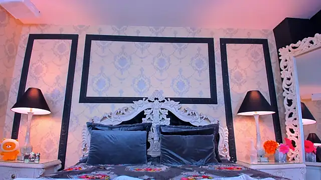 ImSophiie online show from 02/18/25, 08:03