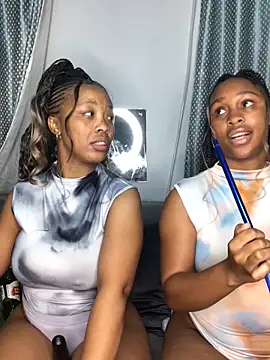 Pearl 00 online show from 09/25/25, 09:40