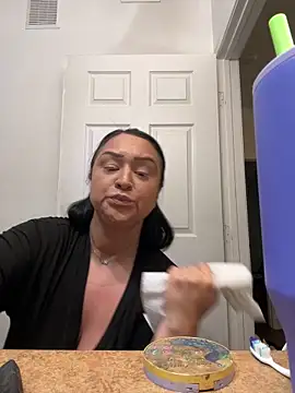 AlyssiaAmoreXO online show from 10/10/25, 11:04