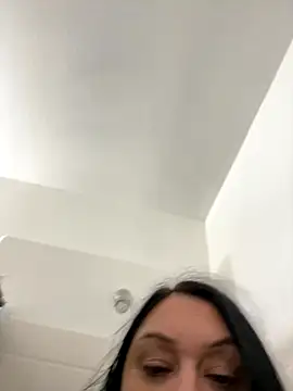 AlyssiaAmoreXO online show from 10/23/25, 06:17