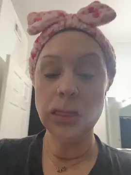 AlyssiaAmoreXO online show from 02/05/26, 02:43