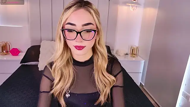 Sarajonnes online show from 04/17/26, 02:53