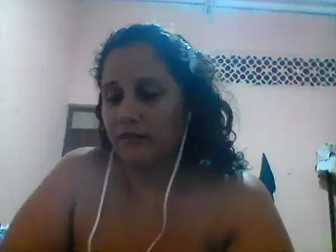 Snapshot of carolina_goez chatting on 02/19/25, 10:09 carolina goez online show from 02/19/25, 10:09