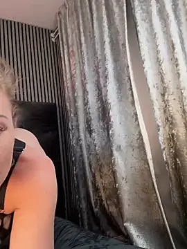 MilaMaaay online show from 10/01/25, 05:08