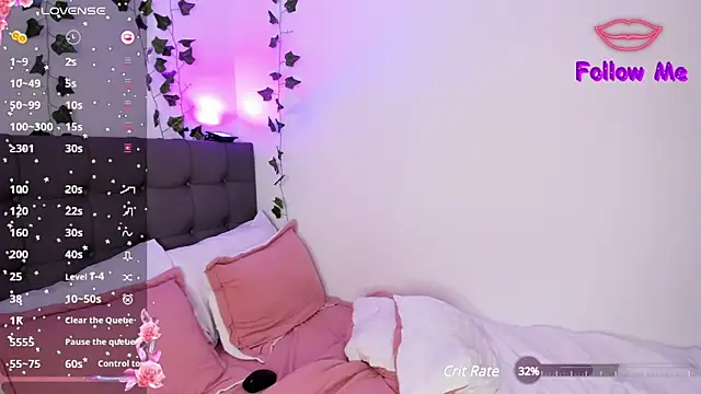 charlotte james0 online show from 02/11/25, 04:11