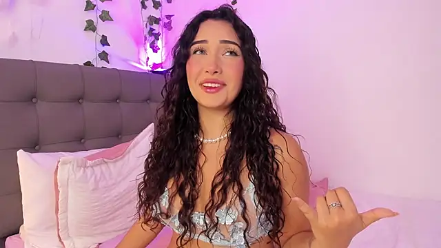 charlotte james0 online show from 03/03/25, 01:31