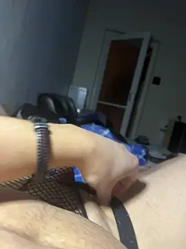 Snapshot of hungarianbi90 chatting on 03/02/25, 01:15 hungarianbi90 online show from 03/02/25, 01:15