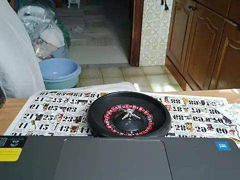 VeneRed online show from 10/04/25, 09:18