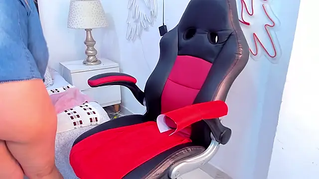 Snapshot of MalorySweet chatting on 12/28/24, 12:35 MalorySweet online show from 12/28/24, 12:35