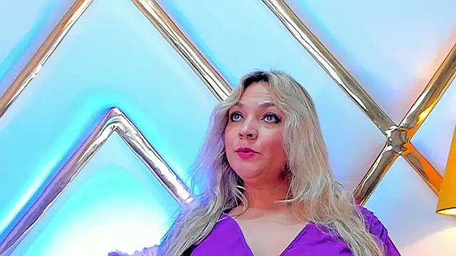 Snapshot of MalorySweet chatting on 02/22/25, 03:03 MalorySweet online show from 02/22/25, 03:03