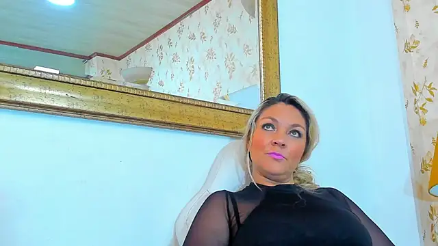 Snapshot of MalorySweet chatting on 09/18/25, 11:56 MalorySweet online show from 09/18/25, 11:56