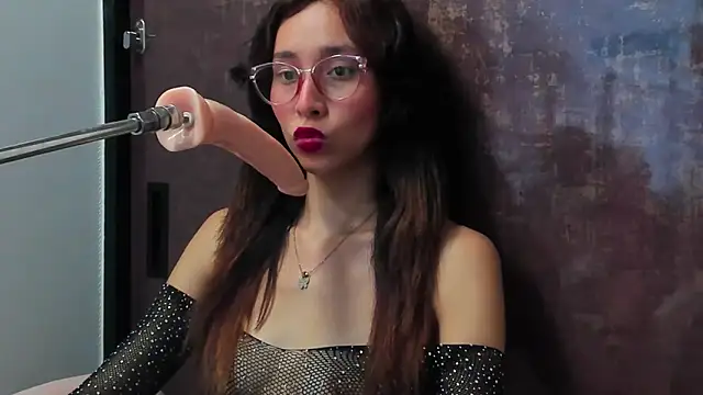 doll bella  online show from 02/23/25, 08:00