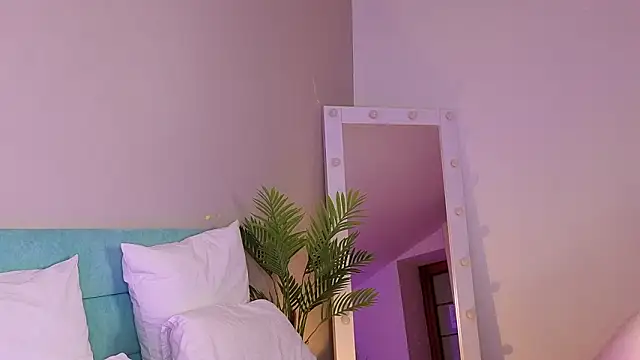 L1ittle kitty  online show from 03/19/26, 06:39