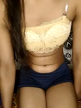 Snapshot of Alina_fun chatting on 12/14/24, 03:47 Alina fun online show from 12/14/24, 03:47