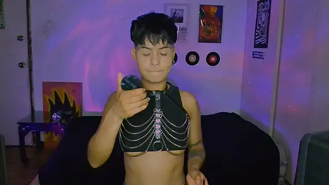 Snapshot of alex_one888 chatting on 10/01/25, 12:27 alex one888 online show from 10/01/25, 12:27