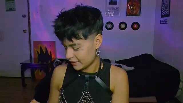 Snapshot of alex_one888 chatting on 10/05/25, 12:09 alex one888 online show from 10/05/25, 12:09