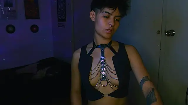 Snapshot of alex_one888 chatting on 11/12/25, 10:41 alex one888 online show from 11/12/25, 10:41