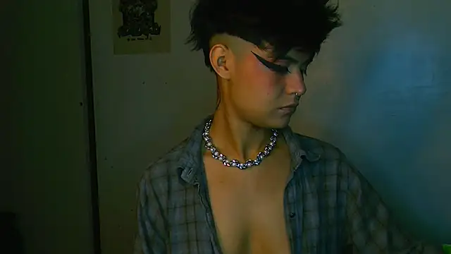 Snapshot of alex_one888 chatting on 11/14/25, 11:24 alex one888 online show from 11/14/25, 11:24