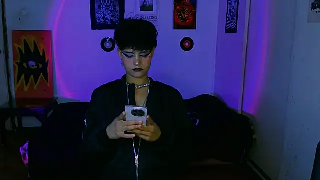 Snapshot of alex_one888 chatting on 11/28/25, 10:12 alex one888 online show from 11/28/25, 10:12