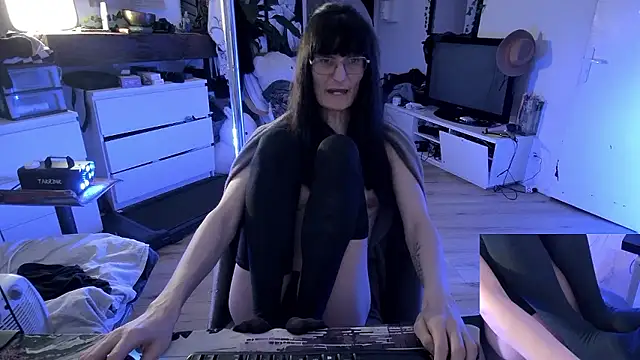 CeriseLapine online show from 12/14/25, 08:35