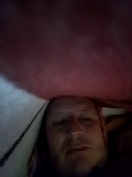 Snapshot of gato- chatting on 01/09/25, 02:01 gato- online show from 01/09/25, 02:01