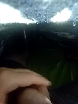 Snapshot of gato- chatting on 01/17/25, 02:50 gato- online show from 01/17/25, 02:50