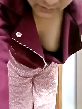 Indianhyna online show from 12/20/24, 08:49