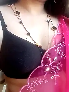 Indianhyna online show from 02/17/25, 08:19