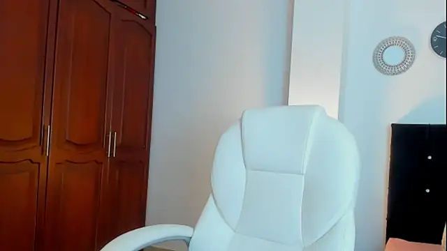 Snapshot of kathyajhonss chatting on 10/11/25, 10:19 kathyajhonss online show from 10/11/25, 10:19