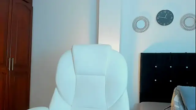 Snapshot of kathyajhonss chatting on 11/08/25, 11:36 kathyajhonss online show from 11/08/25, 11:36