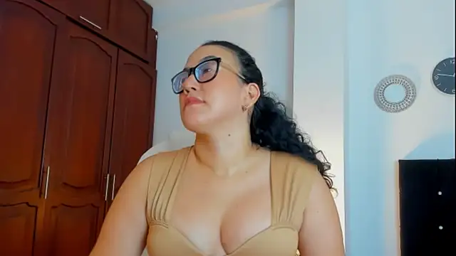 Snapshot of kathyajhonss chatting on 11/17/25, 11:43 kathyajhonss online show from 11/17/25, 11:43