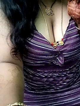 Snapshot of your-sameera chatting on 03/18/25, 04:48 your-sameera online show from 03/18/25, 04:48