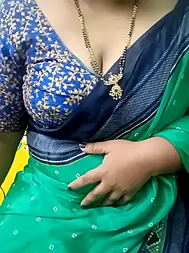 Snapshot of your-sameera chatting on 10/08/25, 04:43 your-sameera online show from 10/08/25, 04:43