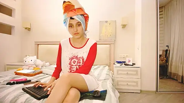 Iren online show from 11/16/25, 06:57