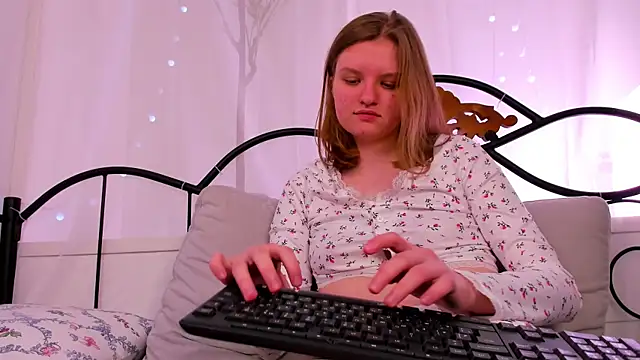 LilianSwall online show from 03/16/25, 12:44