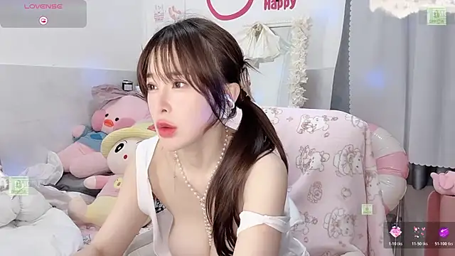 Snapshot of Carly_1 chatting on 05/11/26, 04:04 Carly 1 online show from 05/11/26, 04:04