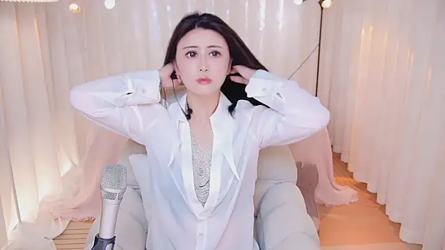 Snapshot of Daisy7_11 chatting on 04/10/26, 02:00 Daisy7 11 online show from 04/10/26, 02:00