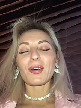 Diamond Bunny  online show from 01/29/25, 05:24