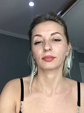 Diamond Bunny  online show from 03/19/25, 06:55