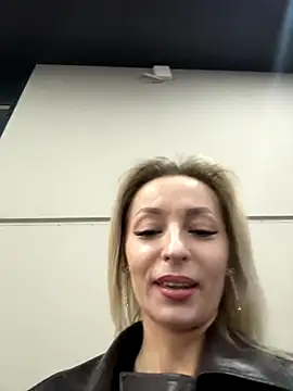 Diamond Bunny  online show from 11/21/25, 02:16