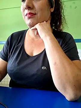 Snapshot of litha_luna chatting on 12/18/25, 12:00 litha luna online show from 12/18/25, 12:00