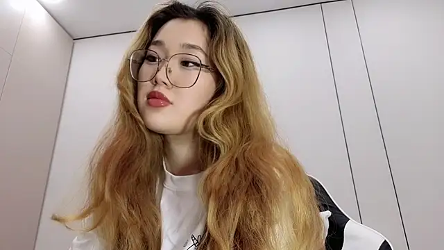 Jennatyan online show from 12/20/25, 01:29